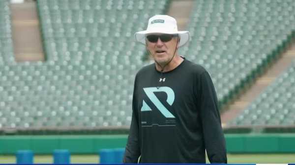 chuck long in second season with renegades
