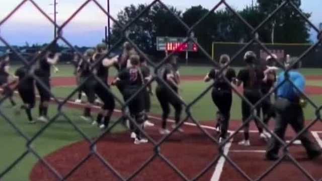 Walk-off win makes history for Grinnell softball - Vimarsana News