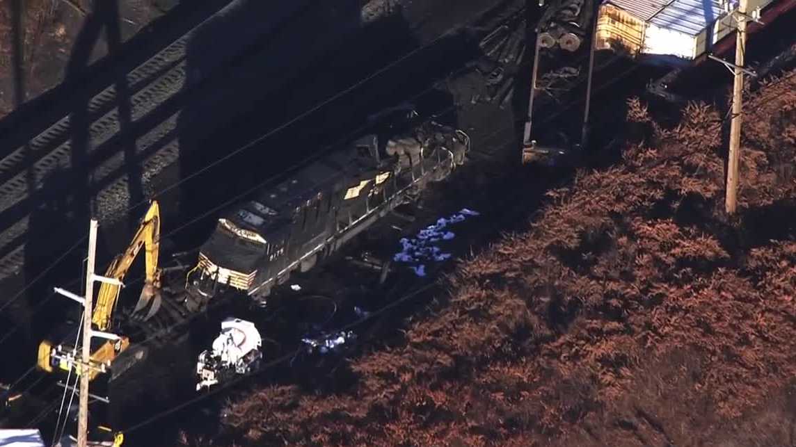 Road remains closed after train derailment in Pittsburgh