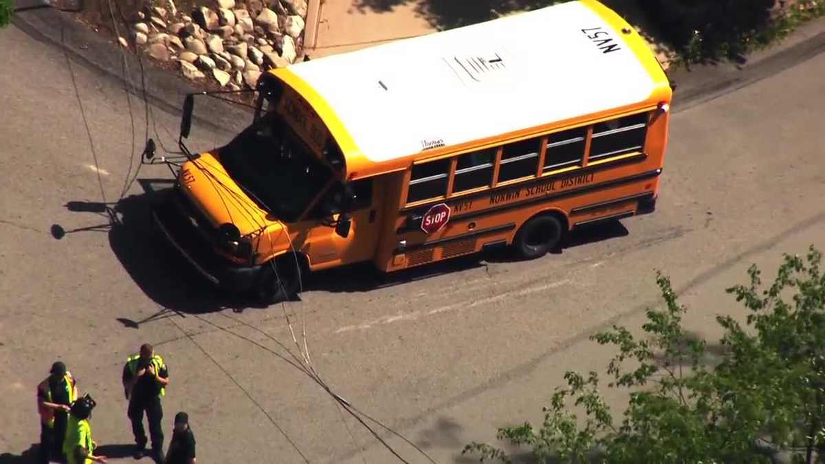 Student describes moments live wires fell onto school bus in