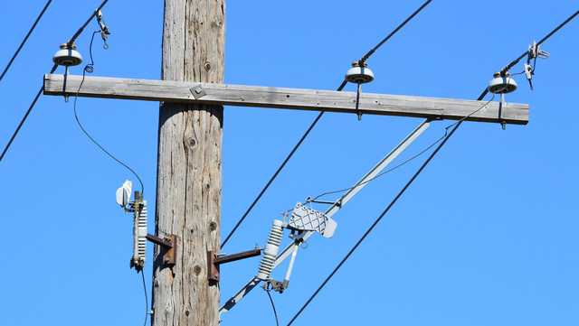 Nearly 1K people without power as rain, wind hit Florida - Vimarsana News