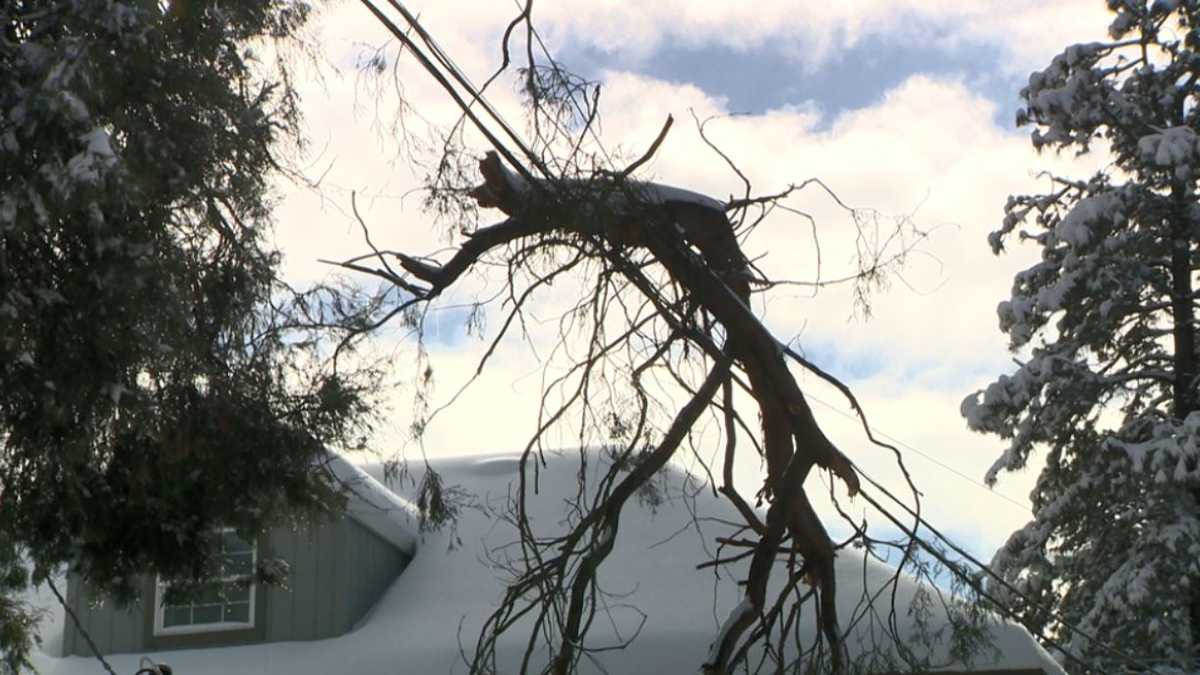 Thousands in foothills still without power in subfreezing temps