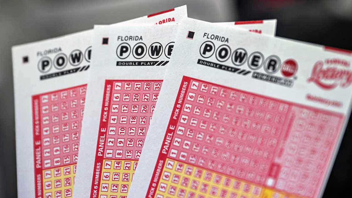 Powerball jackpot climbs to 685 million after Christmas drawing