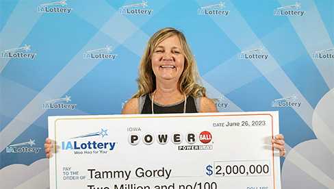 Iowa Powerball winners: Ottumwa couple claims $2 million prize - Vimarsana News