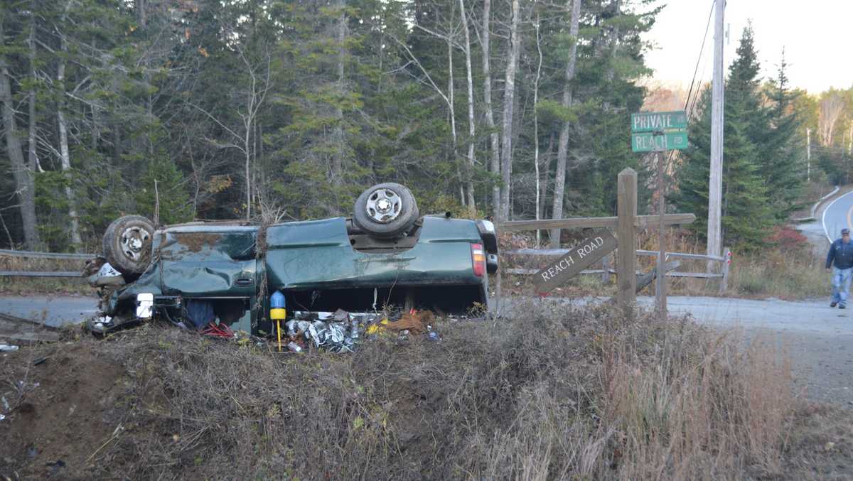 A Harpswell man died in a crash Monday morning