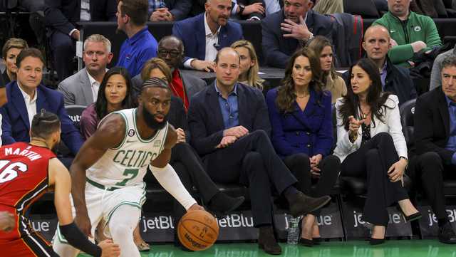 Prince William and wife Kate sit courtside at Boston Celtics game - Vimarsana News