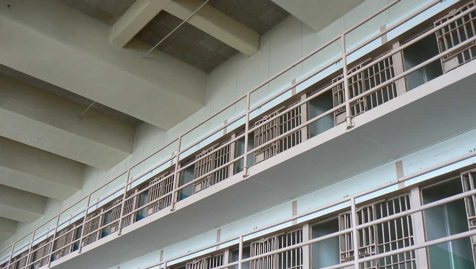 Pennsylvania to close 2 prisons as inmate population falls