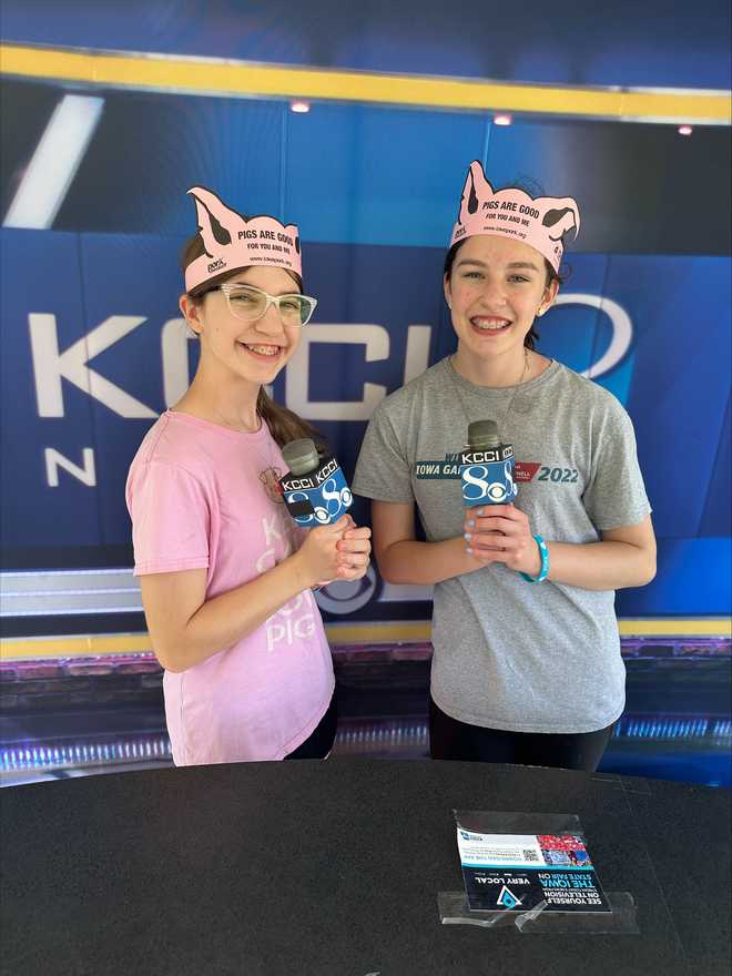 photos&#x20;from&#x20;the&#x20;kcci&#x20;booth&#x20;at&#x20;the&#x20;iowa&#x20;state&#x20;fair