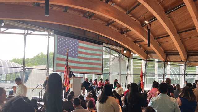 99 Arkansans become US citizens at naturalization ceremony - Vimarsana News