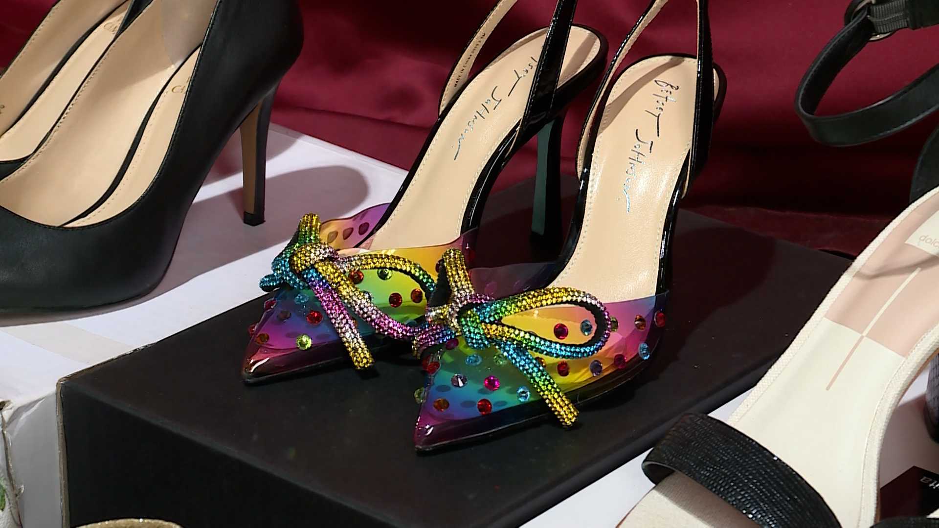 Win a coveted Muses 2021 shoe in the Mardi Gras krewe's free lottery |  Mardi Gras | nola.com