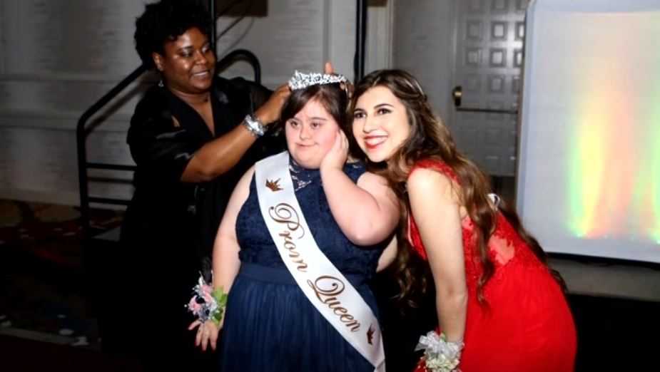 Prom queen gives away her crown to a deserving friend