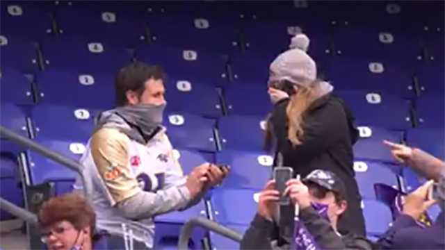 Couple gets engaged on Jumbotron at Ravens-Steelers game