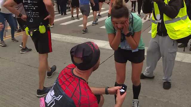 Half marathon runners finish race with surprise proposals - Vimarsana News