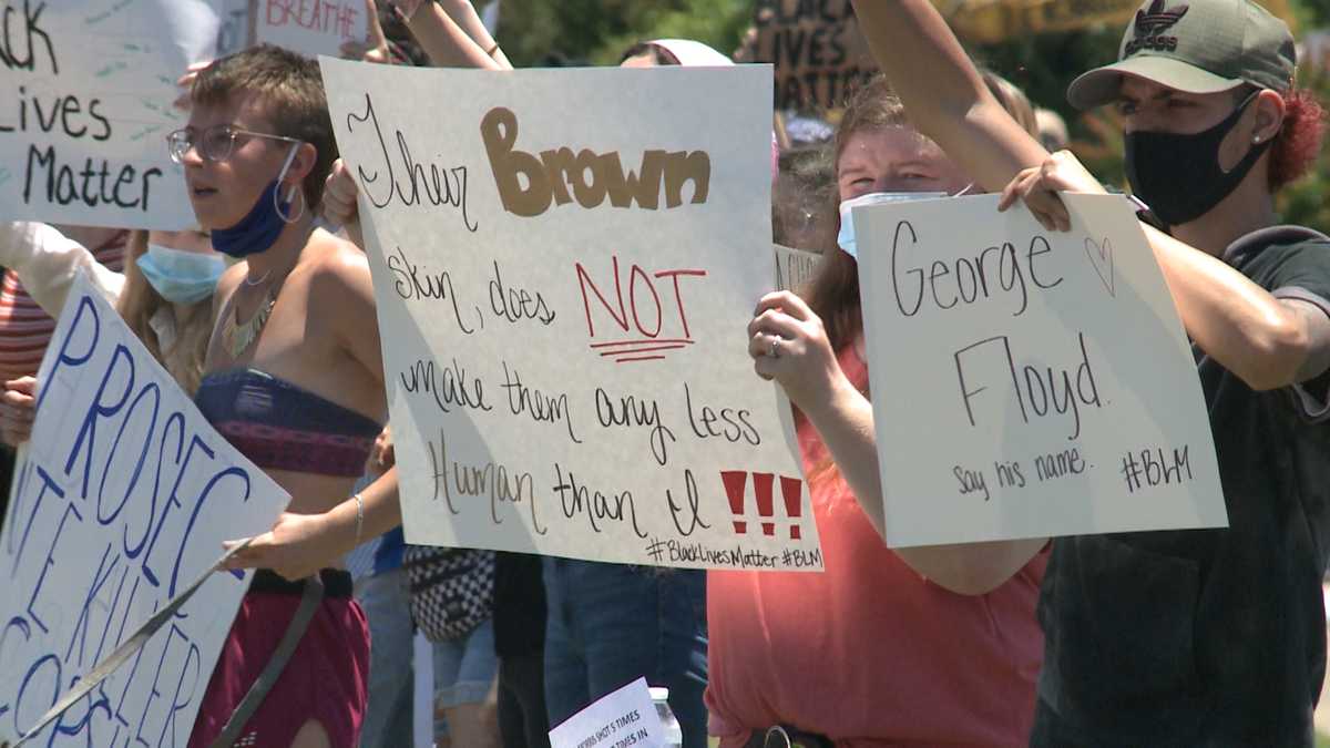 Hundreds protest George Floyd's death in Fort Smith