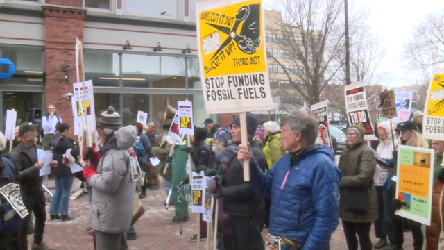 Protestors over 60 years old calling on big banks to stop financing fossil fuels - Vimarsana News