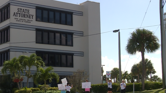 Family of victims of deadly shootings in St. Lucie County, Florida demanding action from state attorney - Vimarsana News