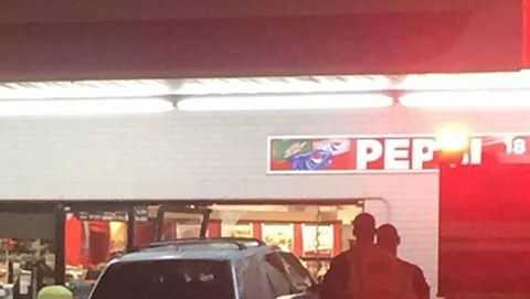 Car crashes into convenient store in Port St. Lucie