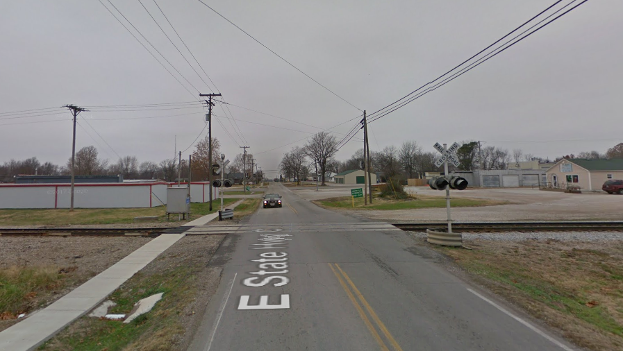 Southwest Missouri woman killed, 2 grandkids hurt in cartrain crash