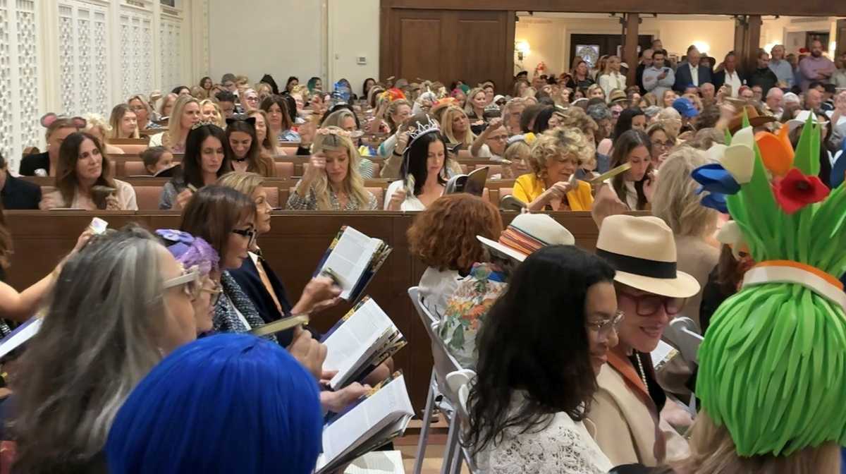 Purim celebration at Palm Beach synagogue brings joy amid Middle East conflict