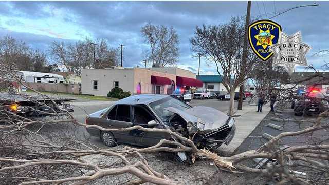 Tracy pursuit of a stolen vehicle ends in crash, man detained - Vimarsana News