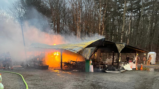 Queen Bee's Snack Bar in Bristol destroyed following fire - Vimarsana News