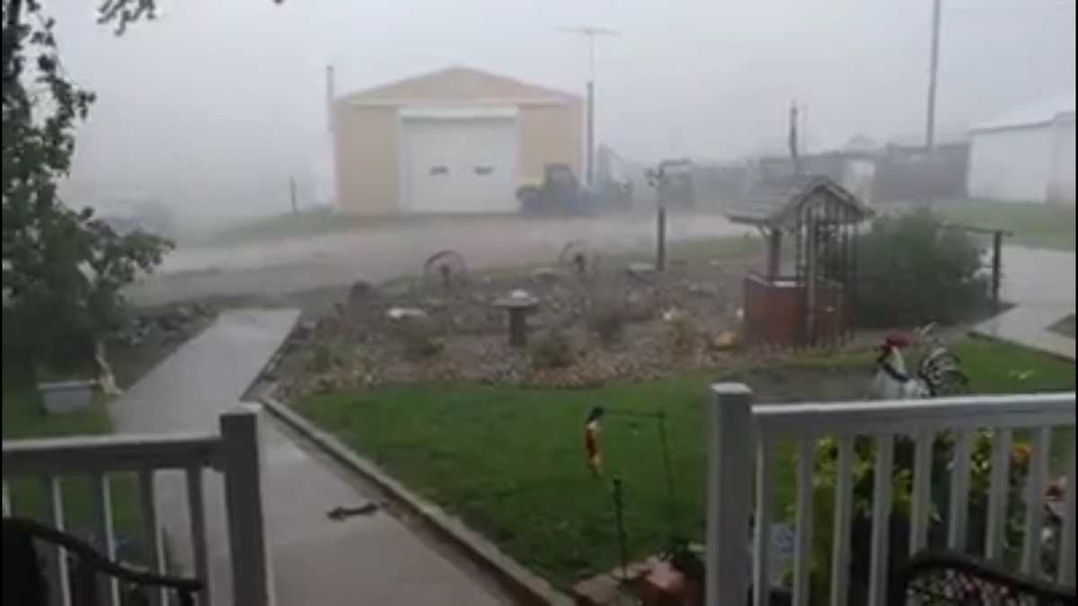 Heavy wind, rain reported in Iowa