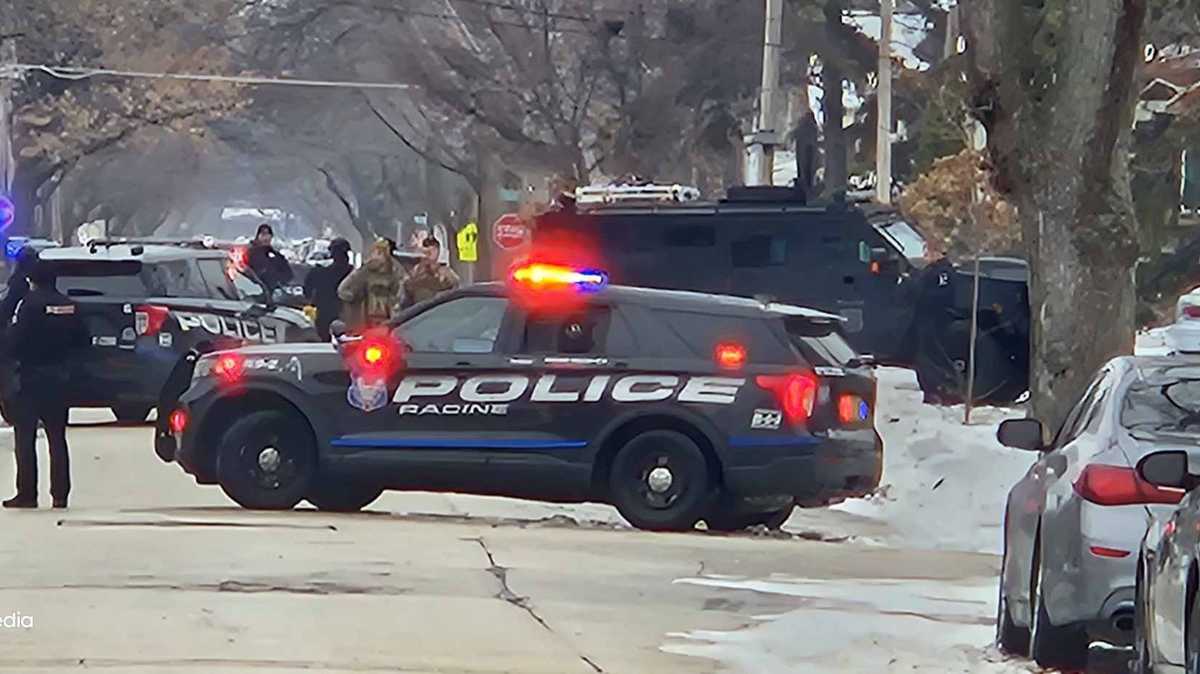 Racine man arrested after standoff with police