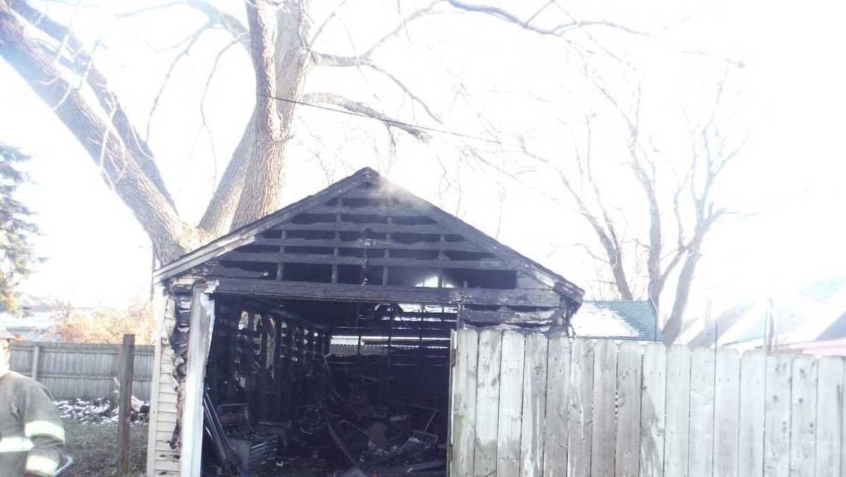 Turkey fryer fire destroys Racine garage