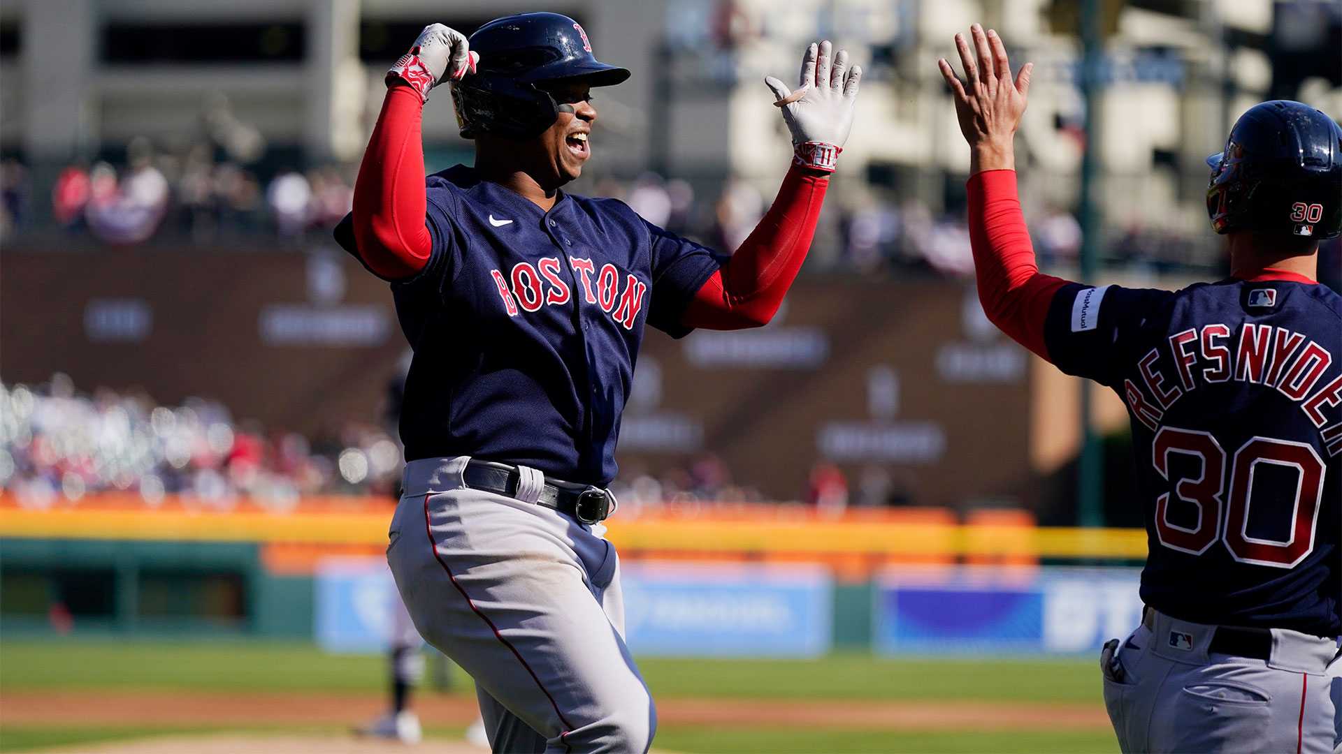 Loretta's blast lifts Red Sox on Patriots Day