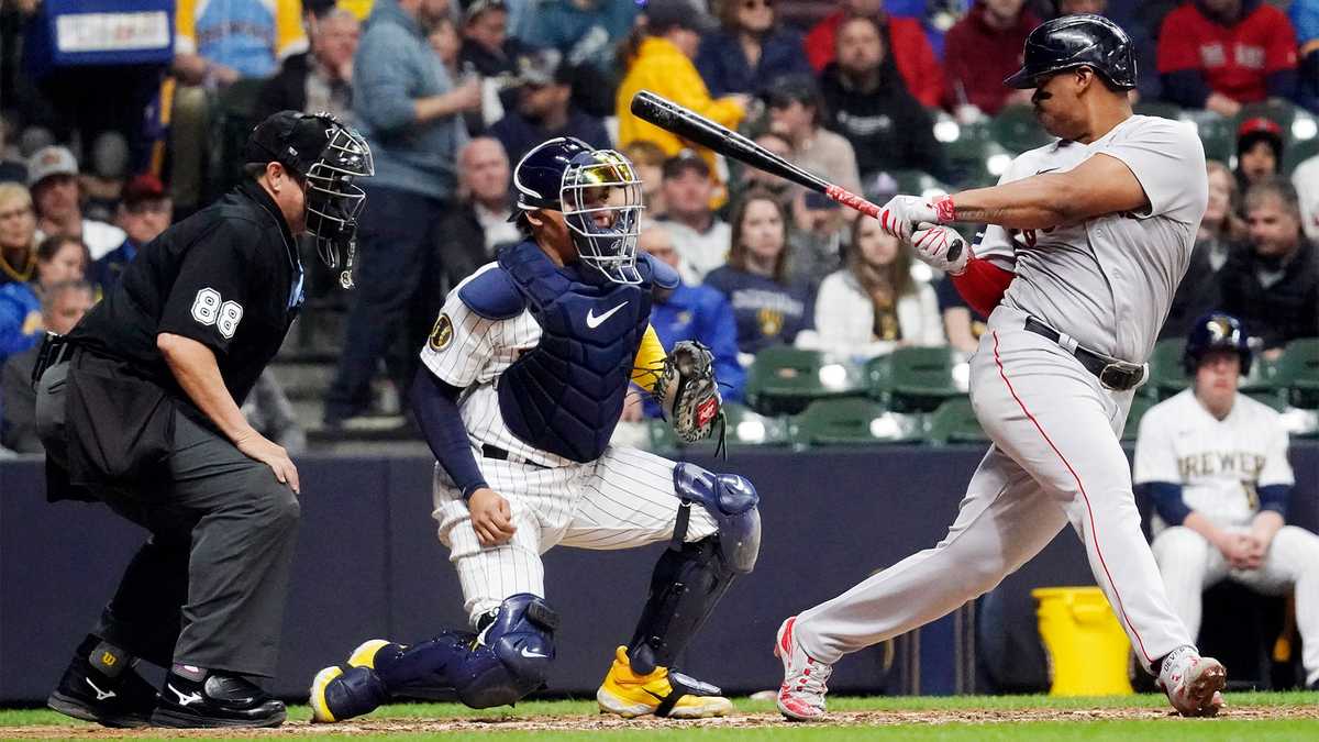 Brewers' Rowdy Tellez continues to hammer Red Sox pitching