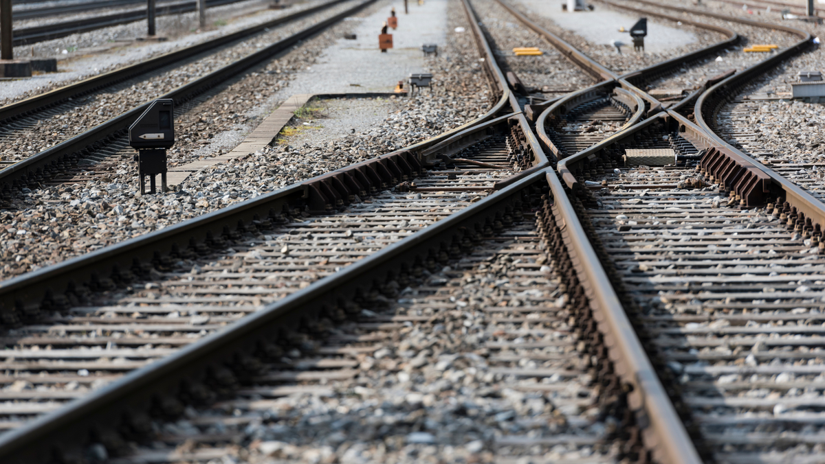 Dispatch: Police, fire crews respond after train cars derailed in Brown ...