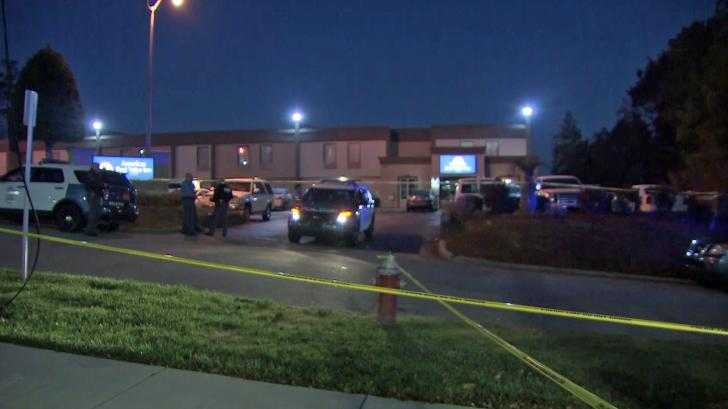 2 killed in hotel shooting near NC mall