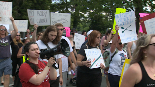 Women's rights rally in Highlands neighborhood Monday draws crowd of hundreds - Vimarsana News