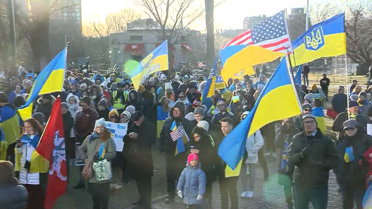 马萨诸塞州议员在波士顿集会上呼吁援助乌克兰