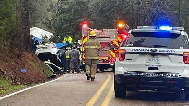 3 injured in head-on collision in Rankin County