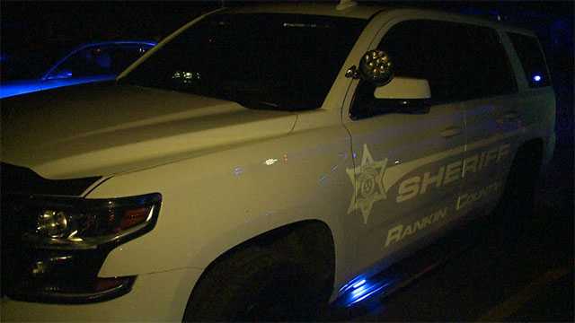 Rankin County deputies pull passengers from burning vehicle - Vimarsana News