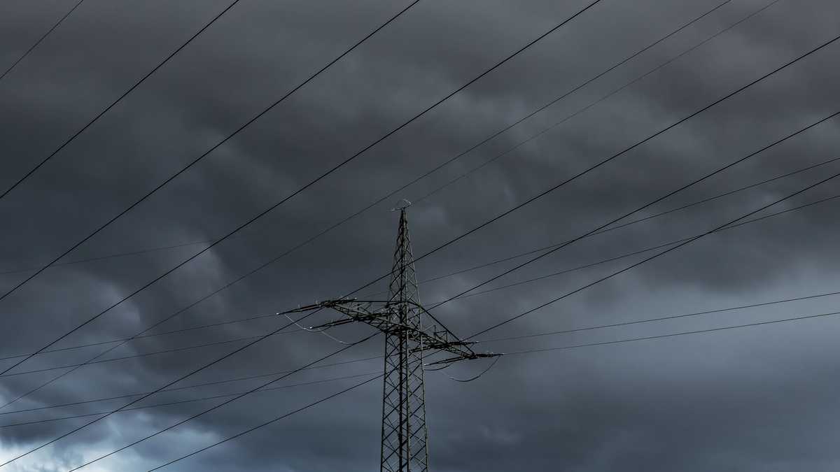 More than 10,000 without power after storm pummels Bay Area