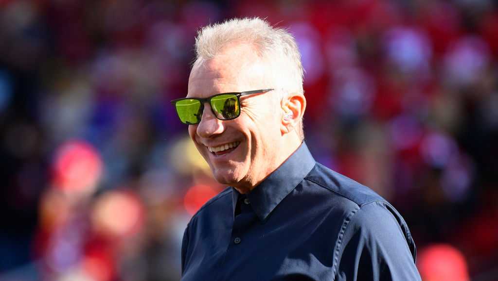 Joe Montana sues San Francisco alleging fecal matter in home