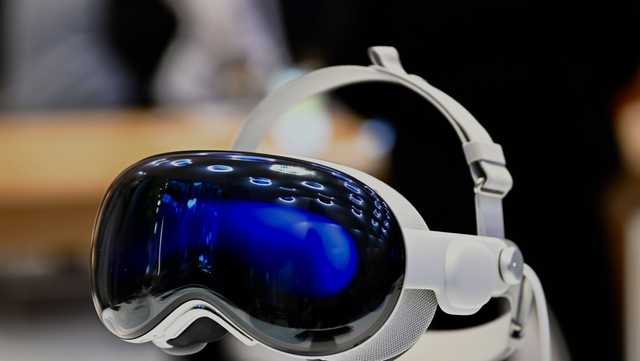 Apple Vision Pro Review 2024: I'm a VR Skeptic and I Loved It - Vimarsana News