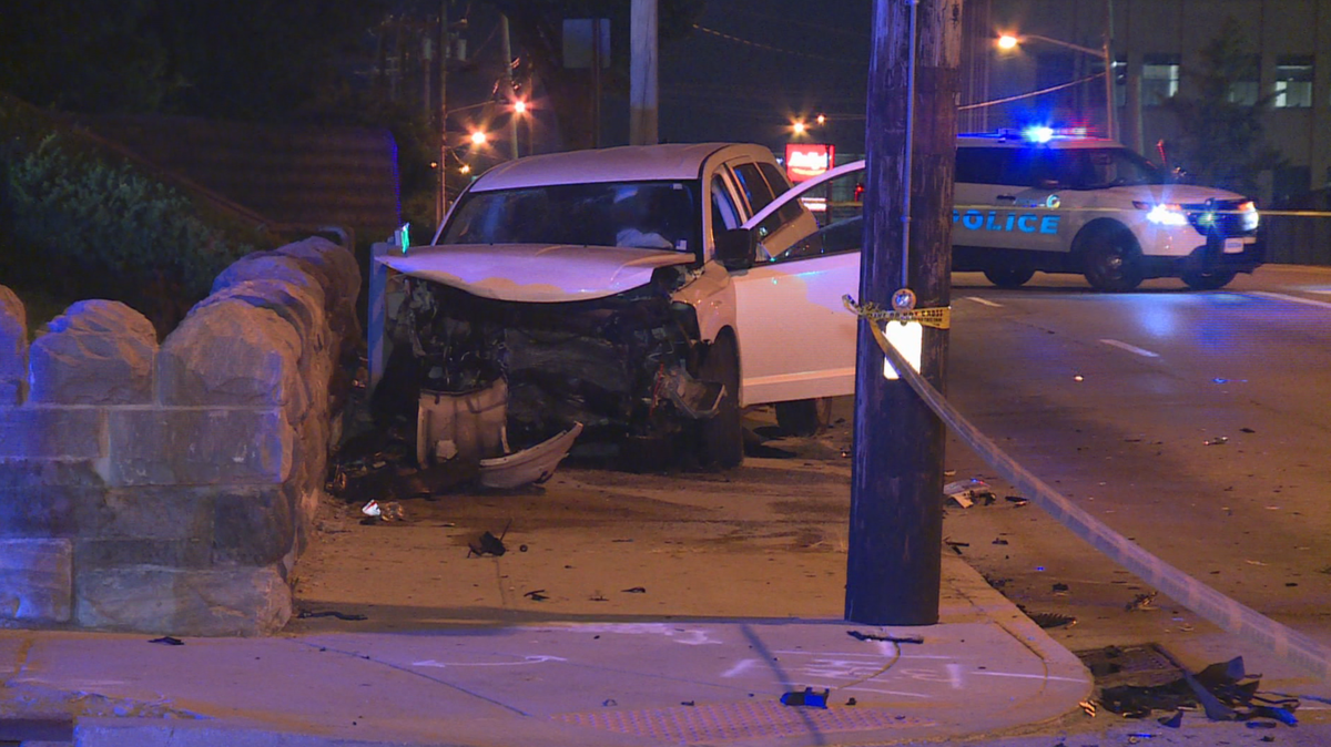 Police 3 seriously injured in 2vehicle crash in Avondale