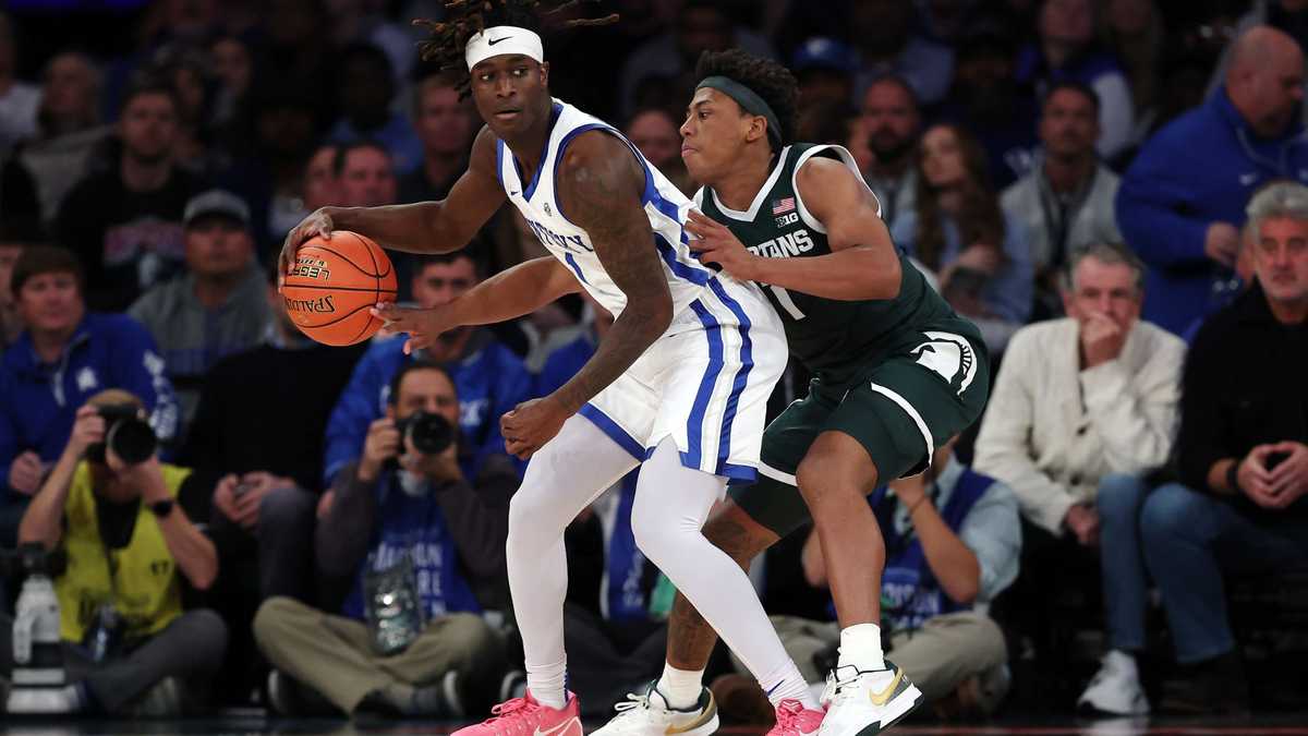 No. 12 Kentucky falls to No. 17 Michigan State in State Farm Champions Classic
