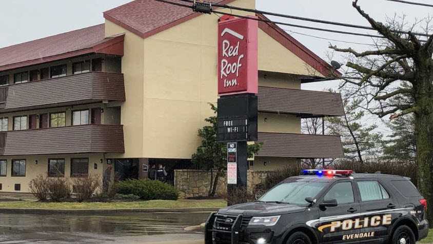 Police  SWAT respond situation Red Roof Inn Sharonville