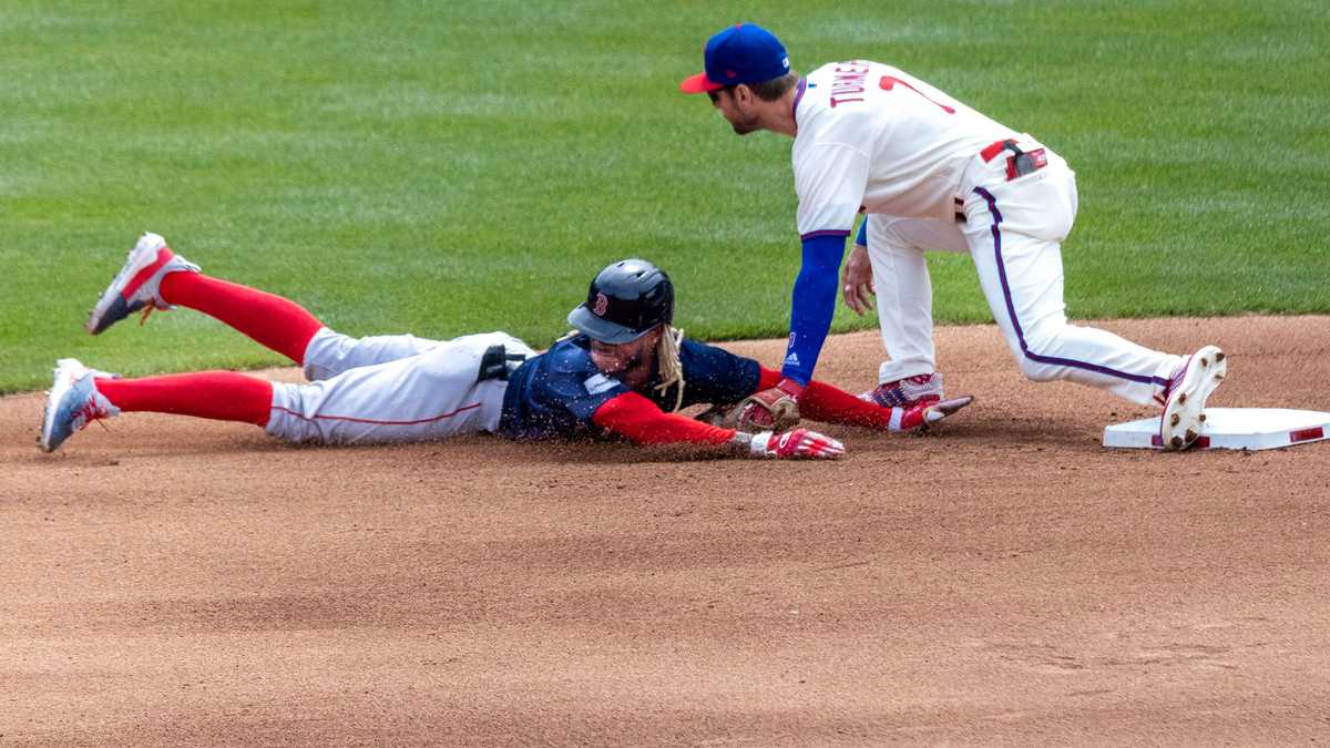 Red Sox's 8-game win streak snapped by scuffling Phillies