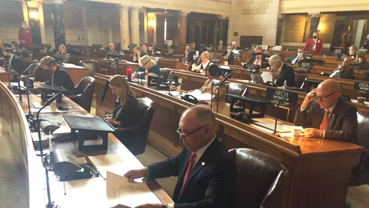 nebraska-senators-pass-all-six-redistricting-bills