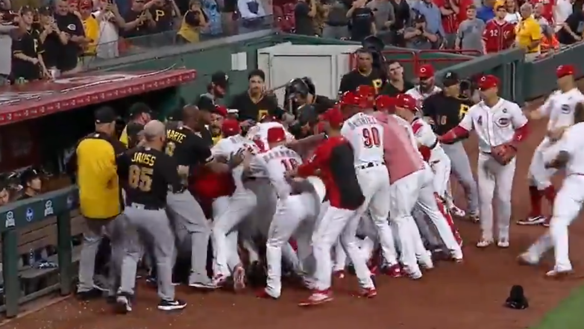 8 suspended following nasty Reds-Pirates brawl