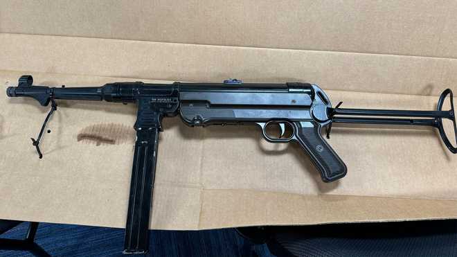 An&#x20;Umrex&#x20;USA&#x20;Legends&#x20;pellet&#x20;gun&#x20;that&#x20;is&#x20;a&#x20;replica&#x20;of&#x20;an&#x20;MP40&#x20;rifle.