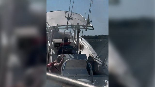 Georgia: Video shows boat taking on water in rough seas - Vimarsana News