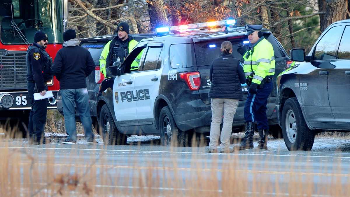 1 killed in Wellfleet rollover crash off Route 6, police say