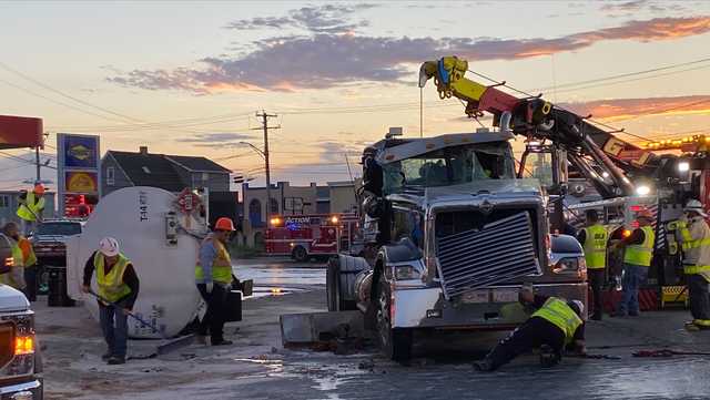 Repaving work complete after tanker rollover in Revere - Vimarsana News