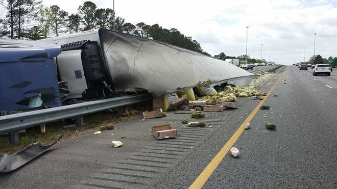 UPDATE: All lanes of I-95 reopen in Richmond Hill after semi crash